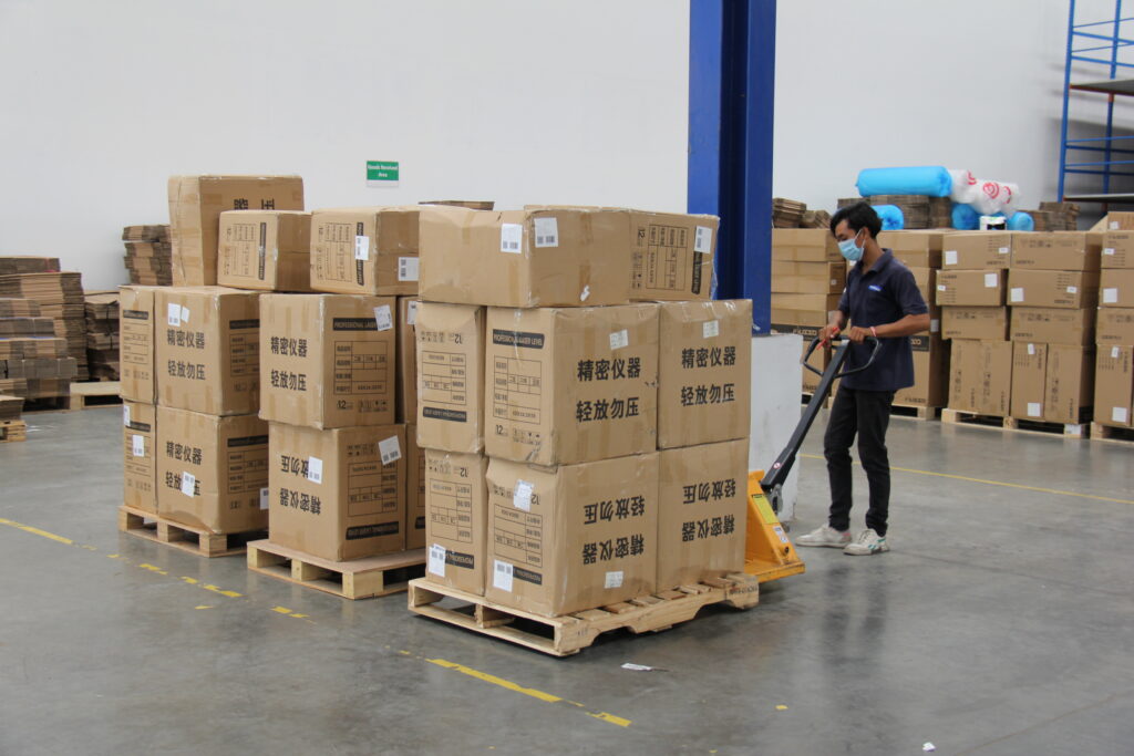 Distribusi cepat dan tepat waktu pengadaan barang di Semarang